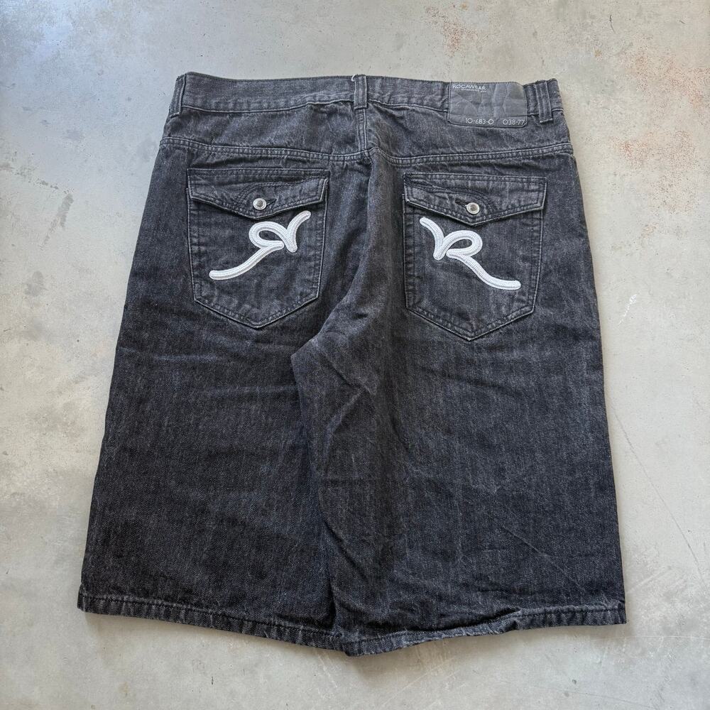 Vintage Y2K Rocawear Embroidered Logo Baggy Hip Hop Retro Jean Shorts Size 42 - Picture 1 of 7